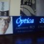 aviso en acrilico con bombillos led