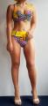 vestido de baño amarillo