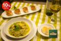 Come saludable con 3 pinchos de camarones al ajillo + ensalada (egea, monje picón o campiña) + copa de vino, todo esto en un ambiente acogedor