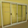 ventana en aluminio blanco
