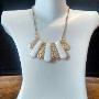 Subido por visitante en 1/02/2017 - exhibidor de collares