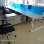 Isla y puestos de trabajo con Credenza