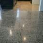 piso en madera, concreto y mármol