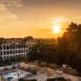 Nada mejor que un bello atardecer que en nuestro hotel para terminar de pasar un día llego de buena energía.