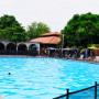 Nuestra piscina central te brinda la comodidad de un lugar lleno de tranquilidad y esparcimiento