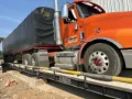 Instalación de báscula camionera en operación