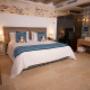 Premium Room-King Bed-Pool View