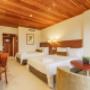 2 Double Beds-City or Courtyard View