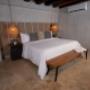 King Bed-Courtyard View