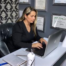 Dra Carolina Agudelo