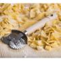 En nuestra cocina elaboramos una exquisita selección de pastas frescas y comidas listas para llevar, incluyendo canelones, lasañas, ravioles, tallarines, salsas caseras y empanadas argentinas con auténtico sabor. Nos encontramos en Colombia.