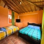 habitacion-grupal-tv-patiamarillo-hostal-en-barichara