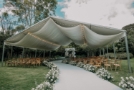 Montaje de boda al aire libre